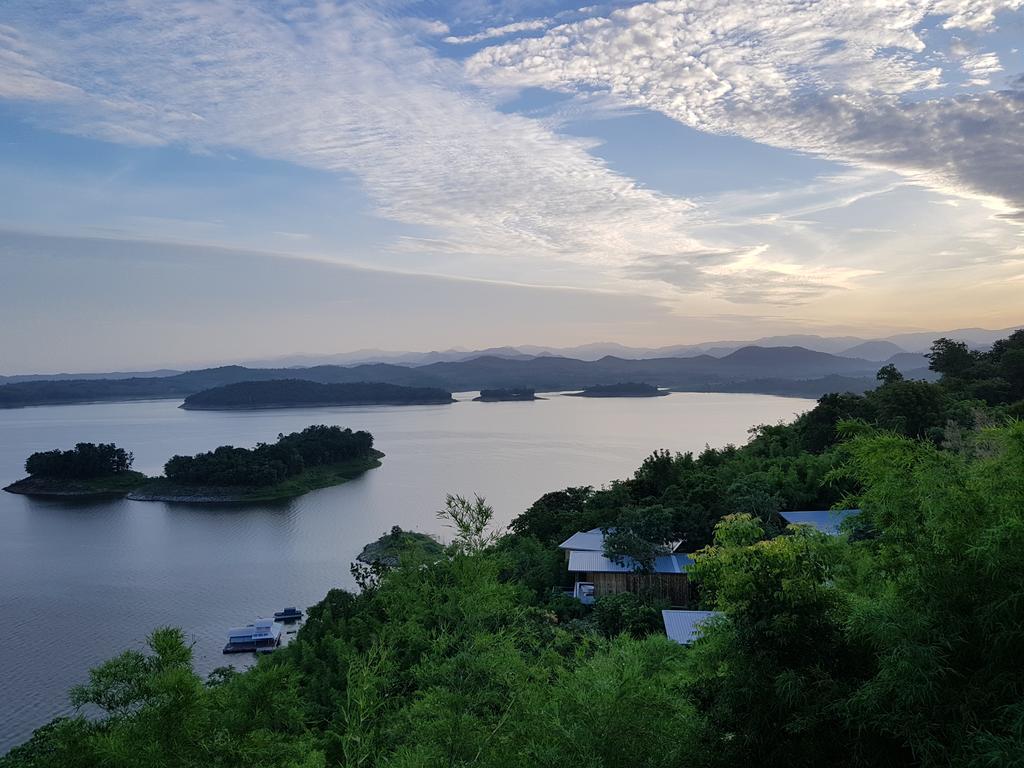 Thawsi Lake Hill Si Sawat Екстериор снимка